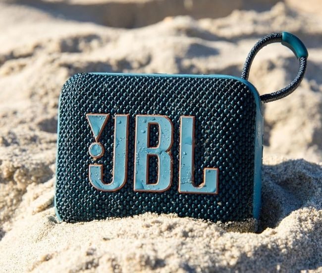 Ultra Portable Bluetooth Speaker Waterproof Dustproof At The Beach
