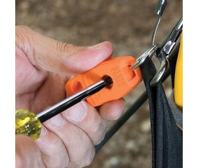 Magnetizer Demagnetizer Tool For Screwdrivers In Use