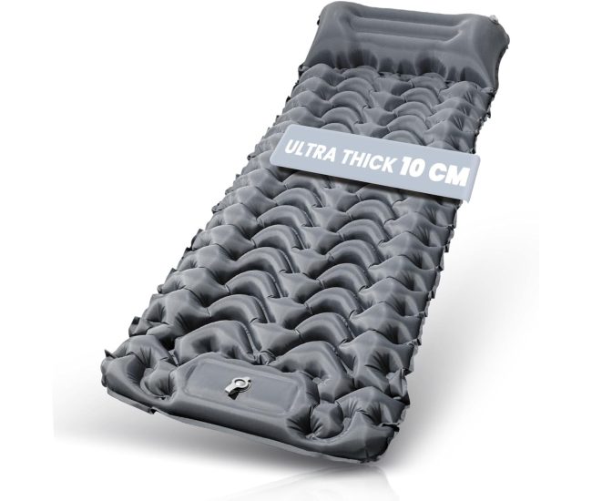 Inflatable camping mattress 10 cm thick with an integrated foot pump